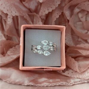 Elegant Silver Crystal Women's Ring